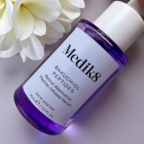 Антивікова сироватка з бакучіолом та пептидами / Medik8 Bakuchiol Peptides альтернатива ретинолу p08793 фото