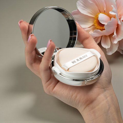 Мультифункціональний кушон з полінуклеотидами Rejuran SkinGlow Cushion SPF50+